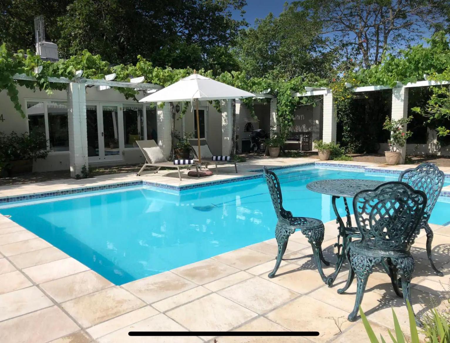 Guest Suite - Leafy Constantia Guest House 케이프타운 외부 사진