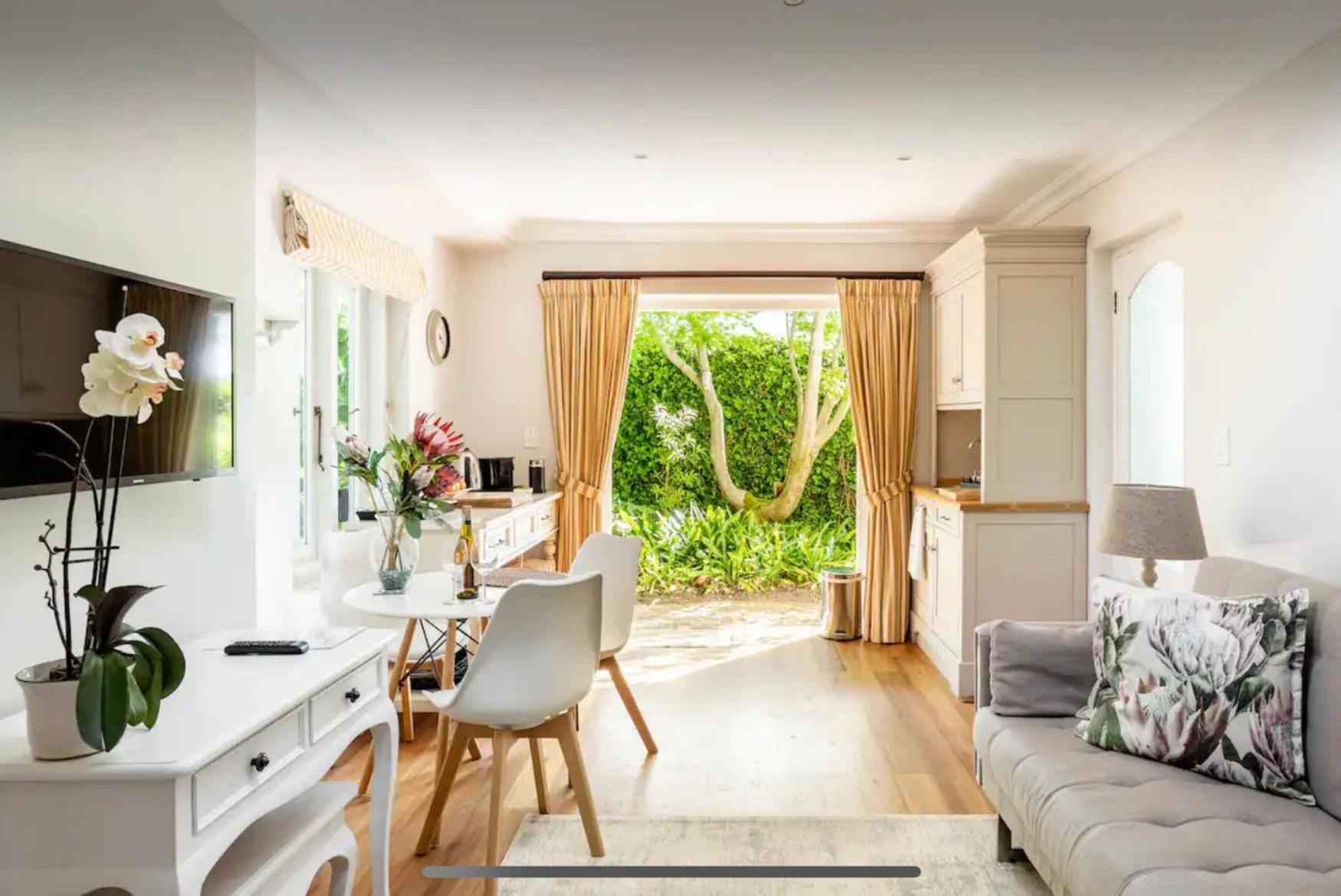 Guest Suite - Leafy Constantia Guest House 케이프타운 외부 사진